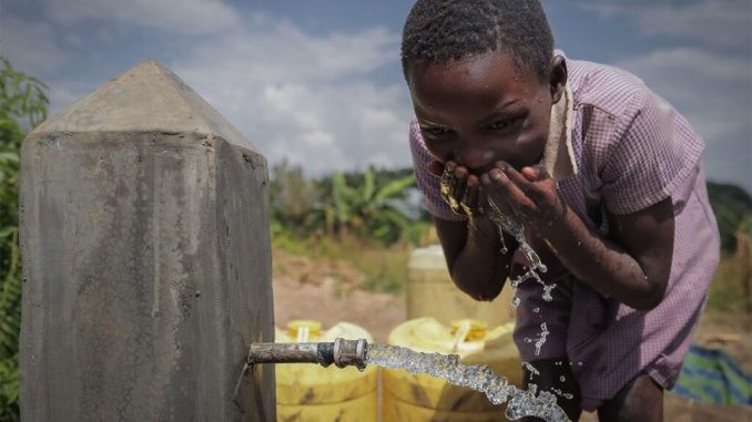 ¡Israel lleva agua pura a un millón de africanos!