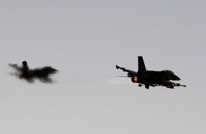 Siria derriba avión israelí y FDI responde atacando Defensa Antiaérea