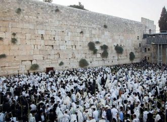Principales rabinos piden protección para el Muro Occidental