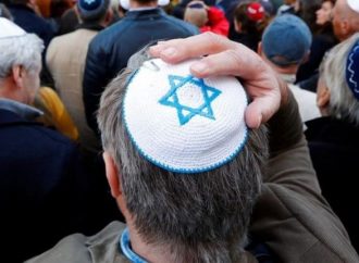 Ley canadiense obliga a judío a renunciar a su trabajo debido al uso de la kipá