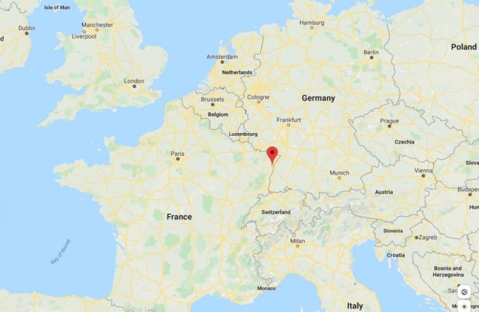 Francia: 107 tumbas judías profanadas con esvásticas nazis