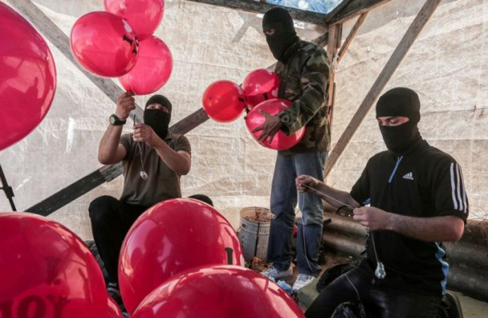 Hamas pondrá fin a los ataques con globos incendiarios contra Israel