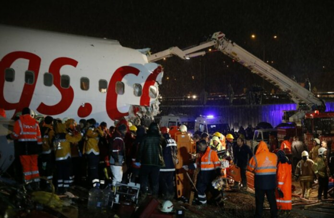 2 israelíes entre 179 heridos después de que Boeing 737 se rompió en pedazos