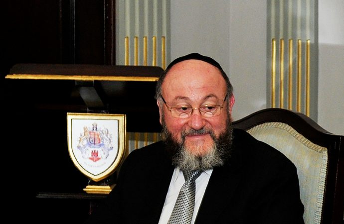 El rabino jefe británico ordena que se cierren sinagogas por coronavirus