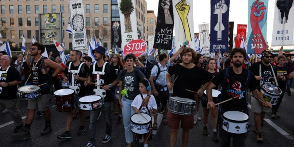 La Corte Suprema de Israel escucha argumentos en el enfrentamiento sobre la reforma judicial