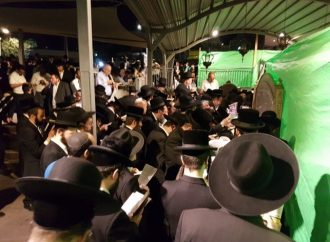 Muchos van a la tumba del Shelah Hakadosh en Rosh Jódesh Sivan
