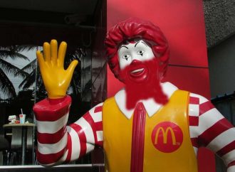 <strong>Estados Unidos.</strong> ﻿Un jasid demanda a McDonald’s por exigir que se afeite la barba