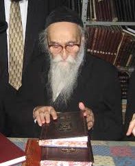 <strong>Leer Tehilim.</strong> Hospitalizaron a Hagaón HaRav Dovid Soloveitchik