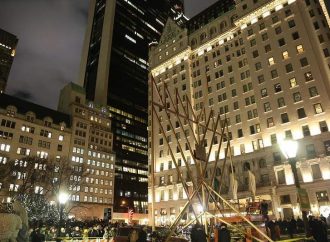 <strong>Janucá en Nueva York.</strong> 32 pies, 4.000 libras: Menorot en Plazas de Brooklyn y Manhattan