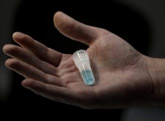 <strong>Menor riesgo de contagio.</strong> Estados Unidos aprueba primera prueba de saliva para ayudar a diagnosticar nuevo virus