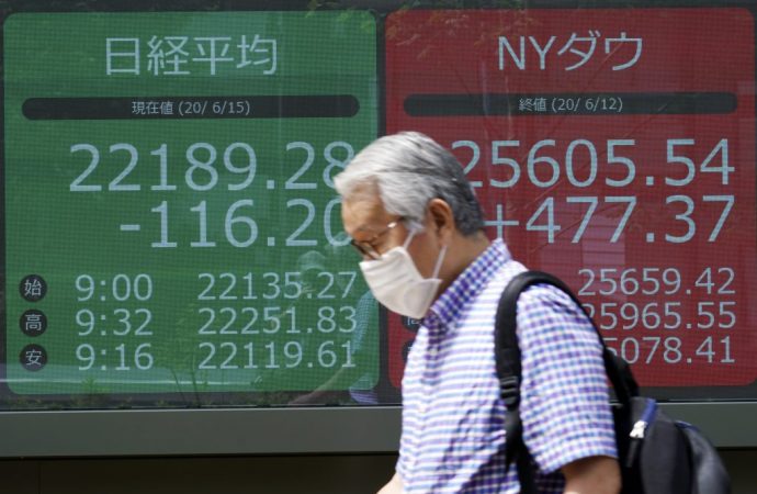 Las acciones se hunden en todo el mundo cuando las infecciones por coronavirus aumentan