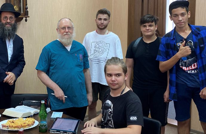 Rusia tiene un cirujano a tiempo completo para circuncidar a los hombres judíos