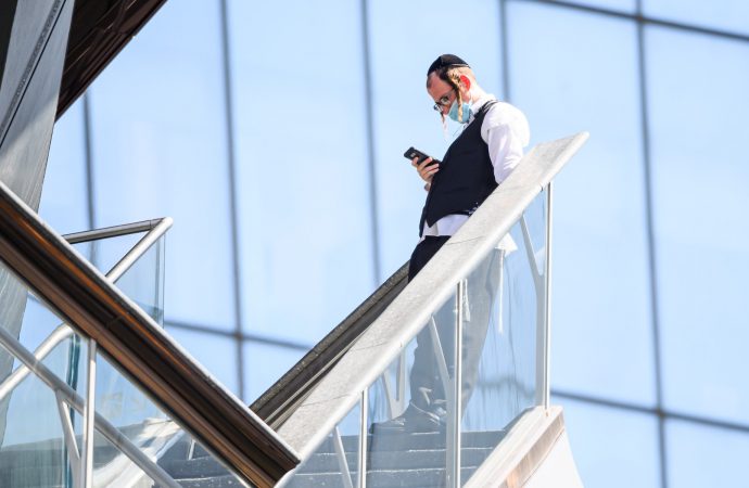 Aumentan casos de COVID en los vecindarios ortodoxos de la ciudad de Nueva York por las grandes bodas