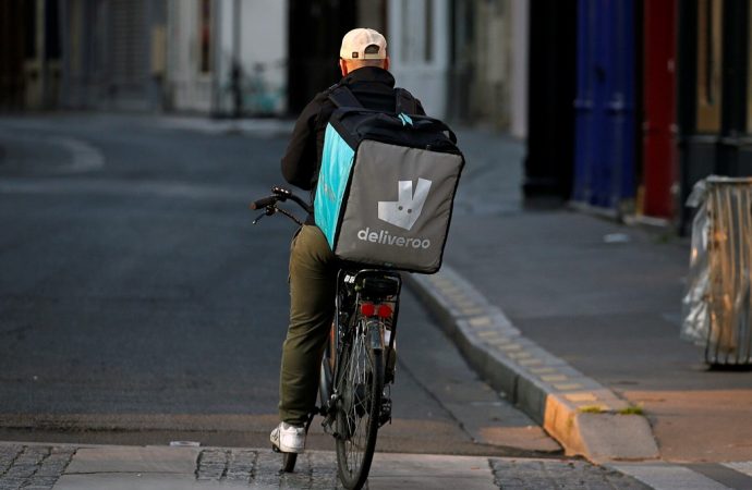 Mensajero de alimentos arrestado por presuntamente negarse a servir a judíos