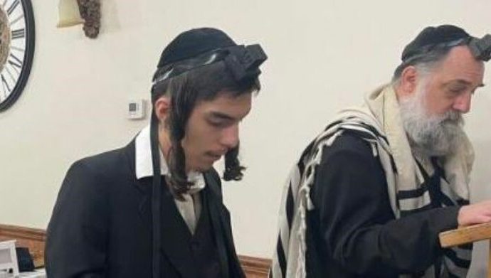 ¡Impactante! Cristianos que actúan como Rabinos en Phoenix hacen conversiones Guiyur, Taharot, divorcios