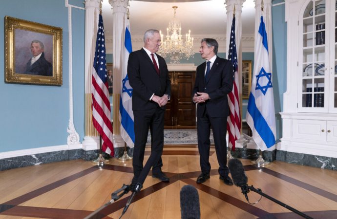 Blinken condena los planes “inaceptables” de Israel para nuevas viviendas en Yehudah y Shomron