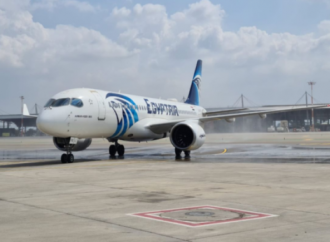<strong>Histórico.</strong> El primer vuelo de EgyptAir aterriza en Tel Aviv