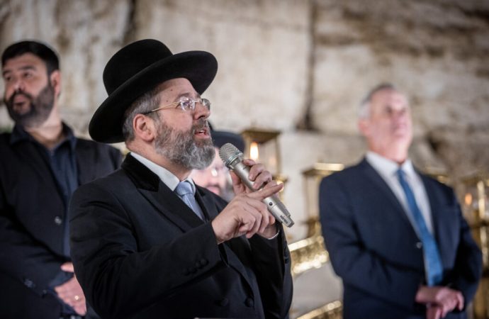 Muy importante: El Gran Rabino Lau se hará cargo del sistema de conversión