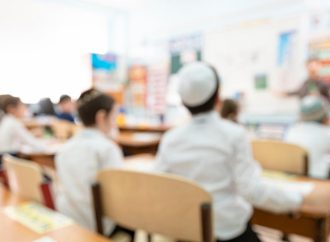 Cómo ayudar a los niños a tener éxito en la escuela sin hacer el trabajo por ellos