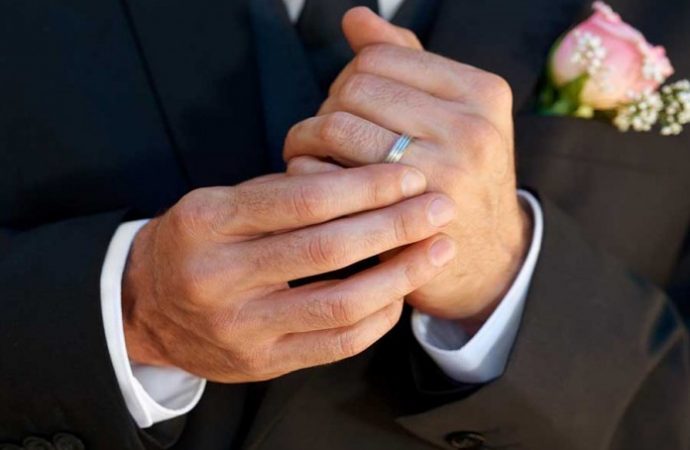 ¿Es correcto que un hombre use un anillo de matrimonio?