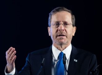 El presidente Isaac Herzog se dirige a los israelíes sobre la reforma judicial, temeroso por el futuro de Israel