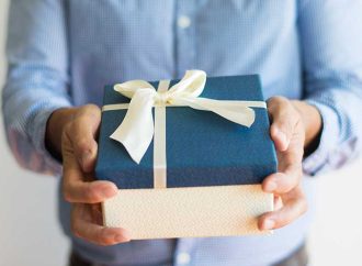 Halajá. “No es para mí, es un regalo”: ¿Puedo comprar alimentos no kosher?