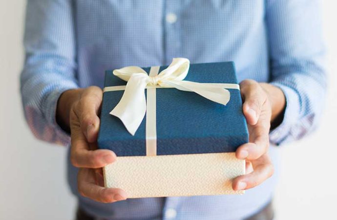 Halajá. “No es para mí, es un regalo”: ¿Puedo comprar alimentos no kosher?