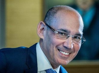 <strong>Dura acusación.</strong> Ministro Chikli: Gobernador del Banco de Israel saboteó la economía