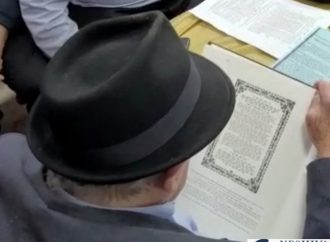 <strong>Video.</strong> Hermoso: Berysz Aurbach, de 102 años, hace Taanit Bejorim en Australia