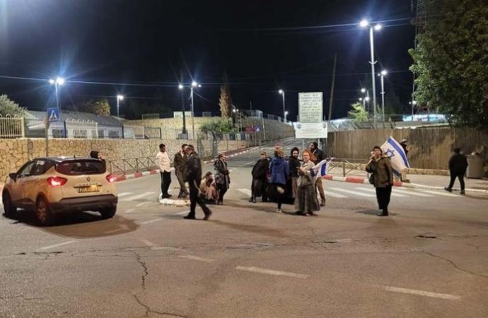 Ciudadanos israelíes bloquean el traslado de habitantes de Gaza a Belén iniciado por Alemania