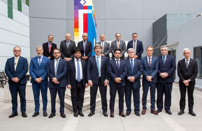 “Unidos contra el terrorismo”, la declaración que fiscales y procuradores firmaron hoy en la sede de la AMIA