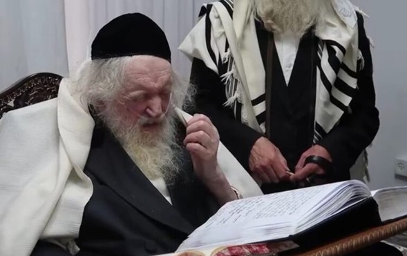 ¿Por qué HaGaón Harav Shternbuch recitó Avinu Malkeinu?