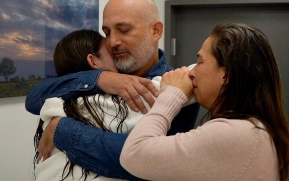 Naama, Liri, Daniella y Karina se reúnen con sus familias
