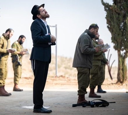 Los líderes del UTJ se mantienen firmes en el proyecto de ley y rechazan la solicitud del primer ministro Netanyahu de retrasar la votación