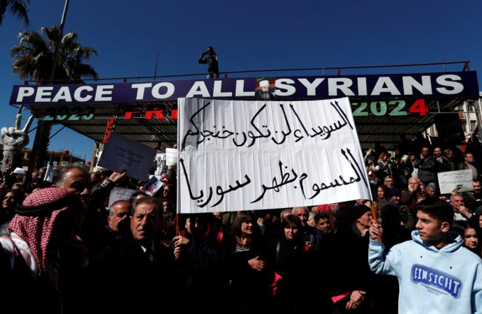 Israel amenaza con usar la fuerza mientras los rebeldes apoyados por Turquía atacan a los kurdos