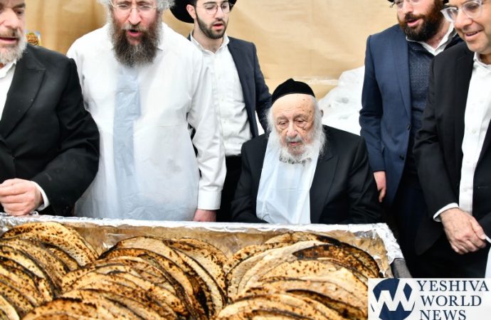 Rosh Yeshivá de Ponavezh, Hagaón HaRav Berel Povarsky, hornea Matzot