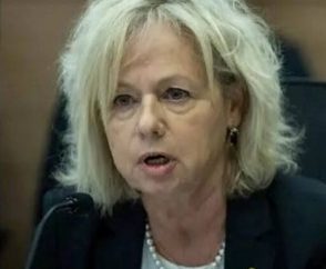 <strong>Política.</strong> El Tribunal Superior de Israel decide por unanimidad bloquear la destitución del fiscal general Baharav-Miara por parte del gobierno