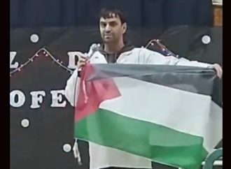 <strong>Antisemitismo.</strong> El Jefe de Gobierno de Buenos Aires promete sancionar a un maestro que ondeó una bandera palestina durante una ceremonia escolar