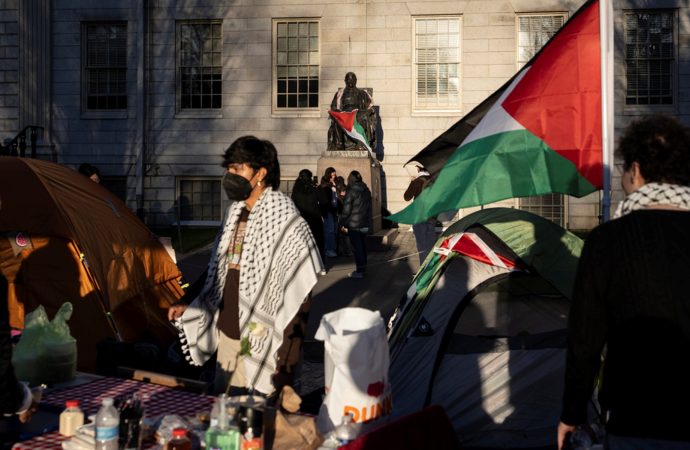 4 de cada 5 estudiantes judíos ocultan su identidad en campus universitarios de todo el mundo ante el creciente antisemitismo
