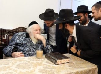<strong>Reclutamiento.</strong> Harav Moshe Sternbuch Shlit”a a Bajur siendo perseguido por la policía militar por reclutamiento: “Díganles que hablen con Rav Sternbuch”