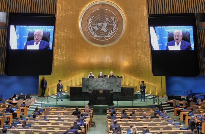 Mahmud Abás acusa a Israel de genocidio en la ONU y promete que Hamás se desarmará y la Autoridad Palestina gobernará Gaza