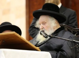 HaRav Moshe Shternbuch llora durante la Shuva Drasha de Shabat y compara al gobierno israelí con la Inquisición moderna