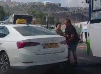 <strong>Mi K'amoja Israel.</strong> En medio de intensos disparos, un taxista israelí arriesga su vida para ayudar a un pasajero anciano