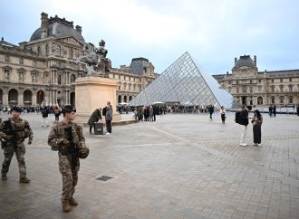 Una empresa de seguridad israelí, dirigida por el exjefe del Shin Bet, afirma liderar la investigación sobre el robo de las joyas de la Corona en el Museo del Louvre