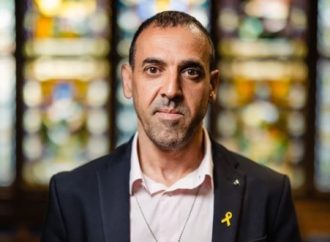 En los túneles de Gaza, el rehén Eli Sharabi encontró la manera de ser una bendición