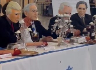 Repugnante: Una exhibición antiisraelí llena de sangre en la estación Union de Washington D. C. provoca indignación por la “libelo de sangre moderno”