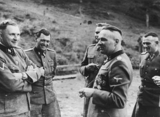 Archivos desclasificados revelan cómo Josef Mengele YM’S, el infame “Ángel de la Muerte” de Auschwitz, vivió libremente en Argentina mientras las autoridades miraban hacia otro lado