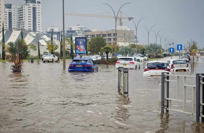 La tormenta Byron azota Israel: lluvias torrenciales, muertes por hipotermia, rescates y daños generalizados