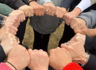 Una organización israelí sin fines de lucro ayuda a las esposas de reservistas a afrontar el impacto de la guerra en el hogar