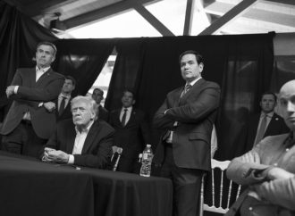 Trump afirma que EE. UU. planea “gestionar” Venezuela y acceder a su petróleo tras la salida de Maduro